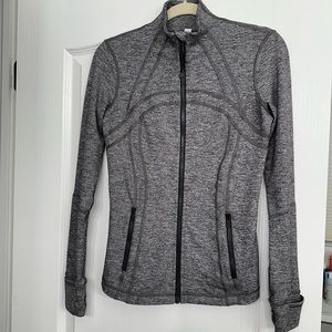 Women’s Lululemon Gray Zip Up Size 8